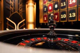 Layar pemain saat permainan Blueprint Gaming aktif, menampilkan gulungan, tombol putar, dan saldo terkini